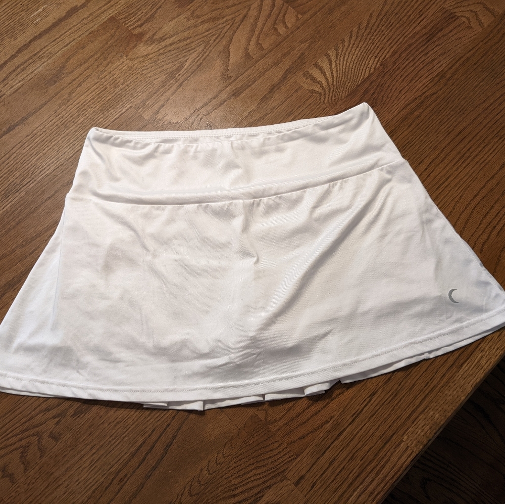 White Zyia sport skirt size L